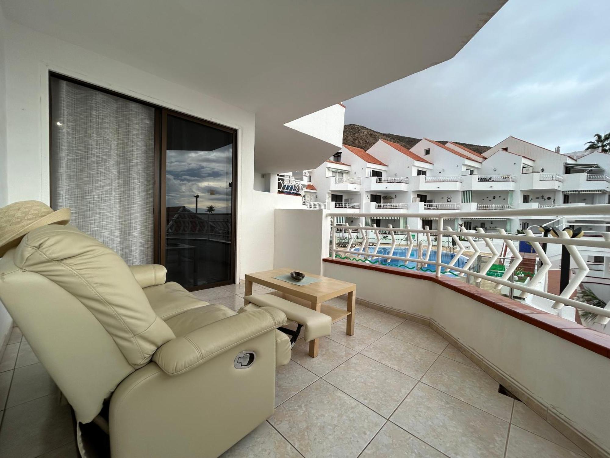 Modern Apartment, Heated Pool & 2 Terraces Los Cristianos  Bagian luar foto